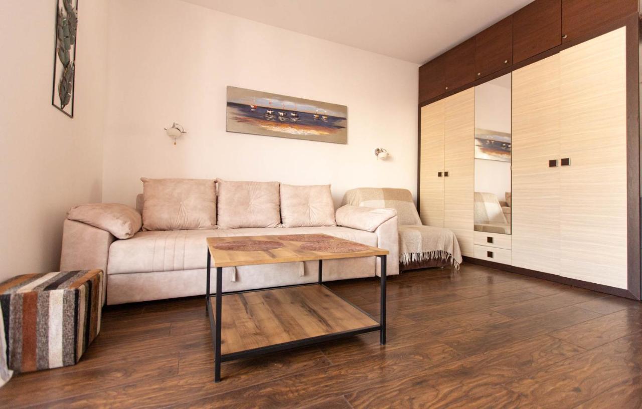 Apartment Lora