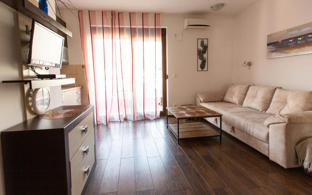 Lora Budva