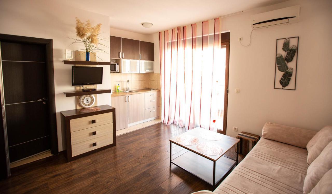 Lora Budva